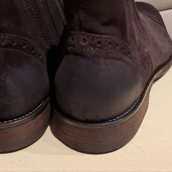 New Johnston & Murphy 1850 Dark Brown Suede Boots - Picture 4 of 12